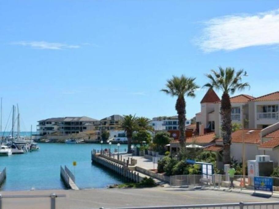 Modern Luxury 1 Bedroom Apartment - Walk To The Shops! Free Wifi Clarkson Εξωτερικό φωτογραφία